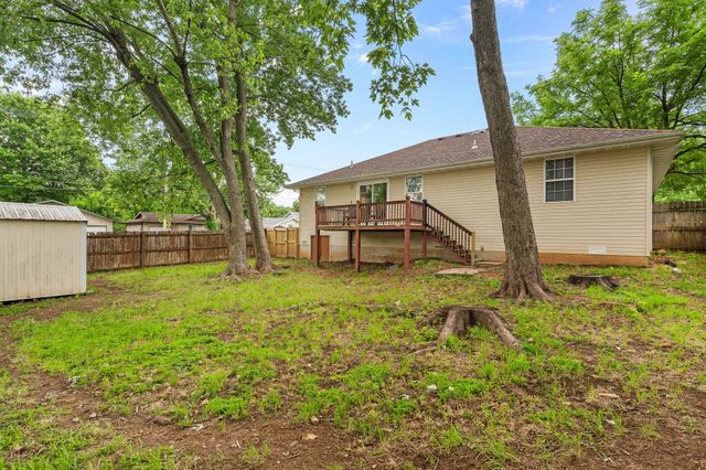 645 E Livingston Street, Springfield, MO 65803