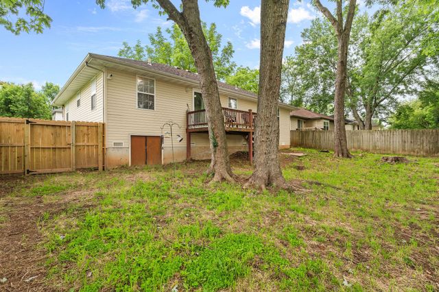 645 E Livingston Street, Springfield, MO 65803