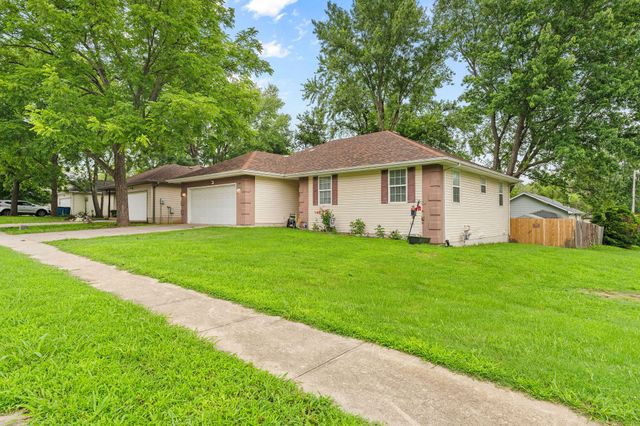 645 E Livingston Street, Springfield, MO 65803
