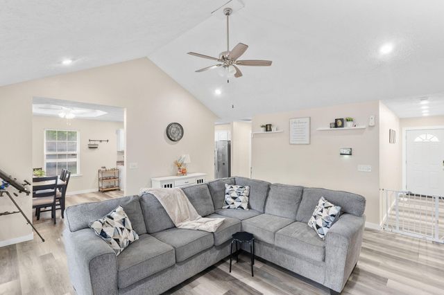645 E Livingston Street, Springfield, MO 65803