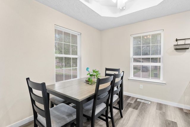 645 E Livingston Street, Springfield, MO 65803