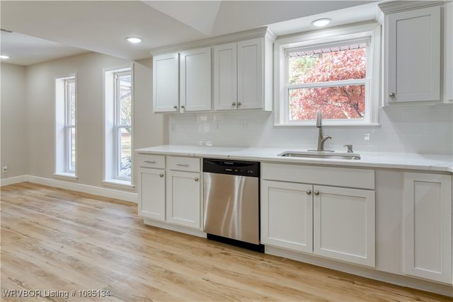 910 S Adams Street, Lavaca, AR 72941