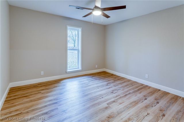 910 S Adams Street, Lavaca, AR 72941