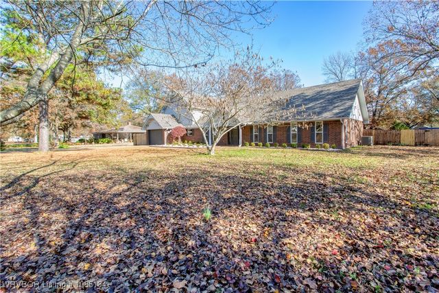 910 S Adams Street, Lavaca, AR 72941