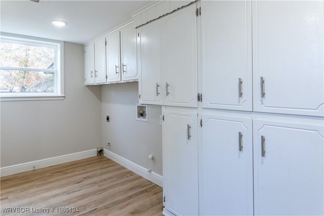 910 S Adams Street, Lavaca, AR 72941