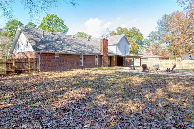 910 S Adams Street, Lavaca, AR 72941