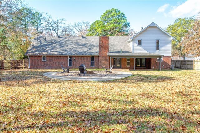 910 S Adams Street, Lavaca, AR 72941