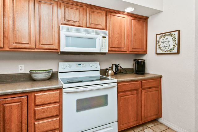 680 Emerald Pointe Drive Bldg 5 Unit 5, Hollister, MO 65672