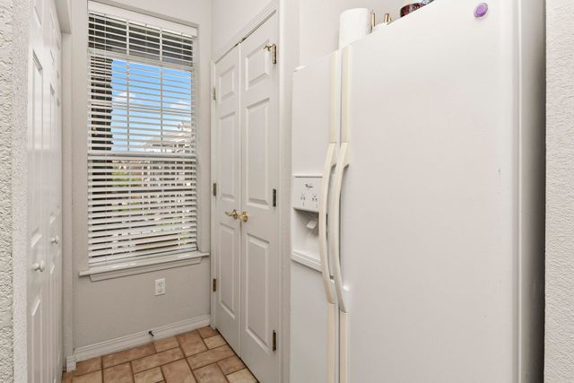 680 Emerald Pointe Drive Bldg 5 Unit 5, Hollister, MO 65672