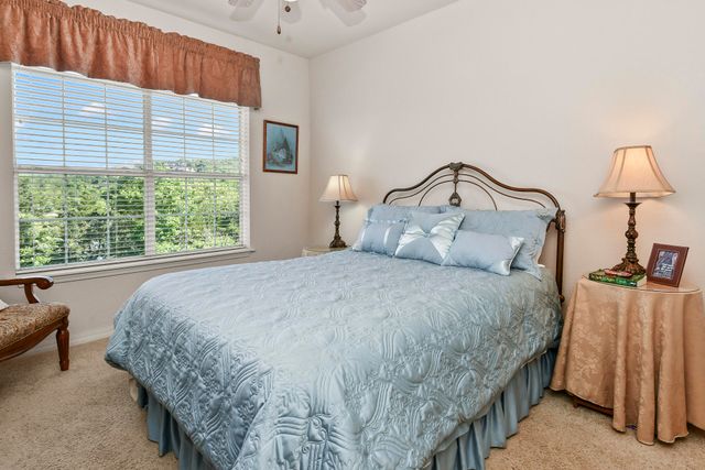 680 Emerald Pointe Drive Bldg 5 Unit 5, Hollister, MO 65672