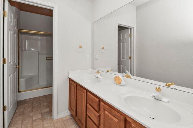 680 Emerald Pointe Drive Bldg 5 Unit 5, Hollister, MO 65672