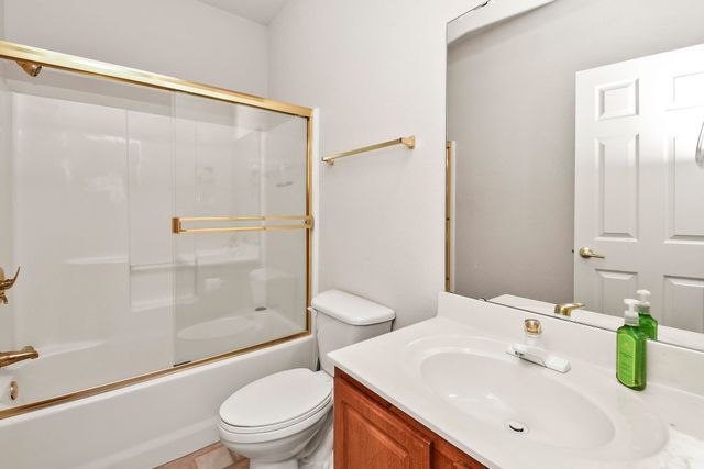 680 Emerald Pointe Drive Bldg 5 Unit 5, Hollister, MO 65672