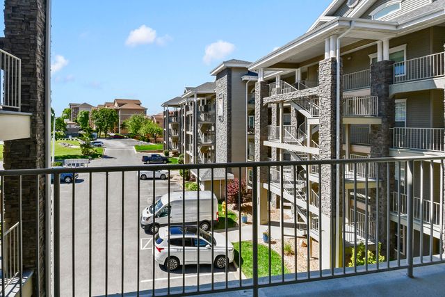 680 Emerald Pointe Drive Bldg 5 Unit 5, Hollister, MO 65672