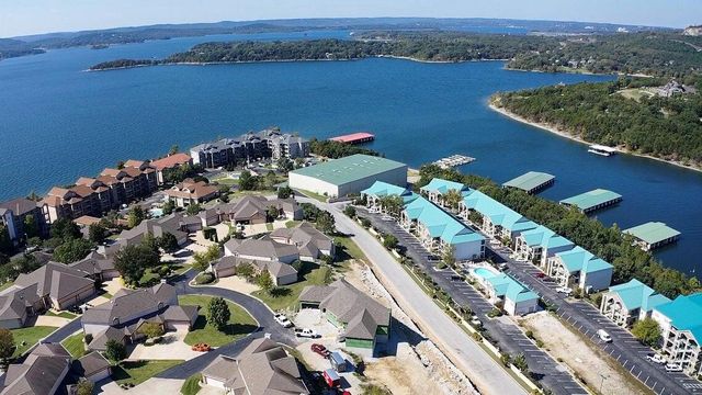 680 Emerald Pointe Drive Bldg 5 Unit 5, Hollister, MO 65672