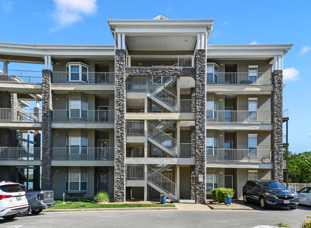 680 Emerald Pointe Drive Bldg 5 Unit 5, Hollister, MO 65672