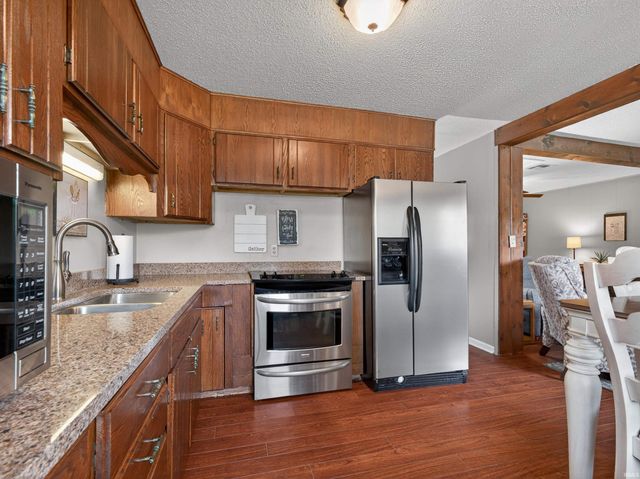6615 Redbud Drive, Fort Wayne, IN 46825
