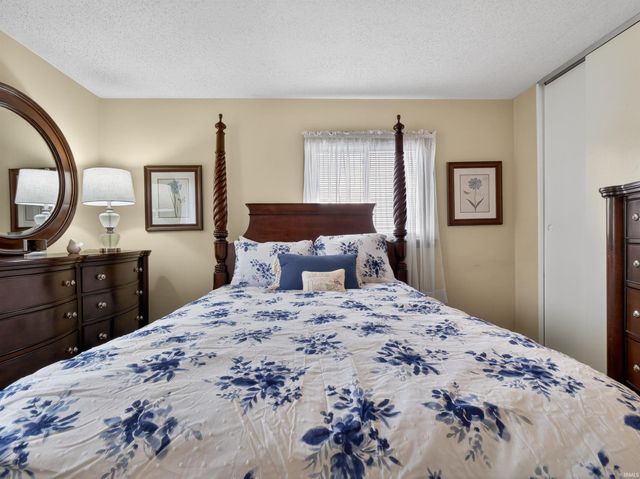 6615 Redbud Drive, Fort Wayne, IN 46825