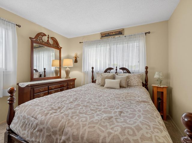 6615 Redbud Drive, Fort Wayne, IN 46825