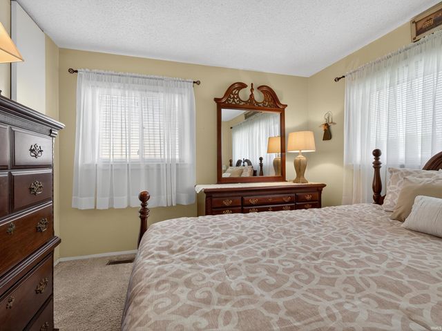6615 Redbud Drive, Fort Wayne, IN 46825