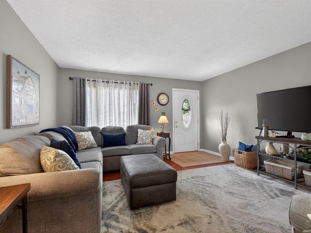 6615 Redbud Drive, Fort Wayne, IN 46825