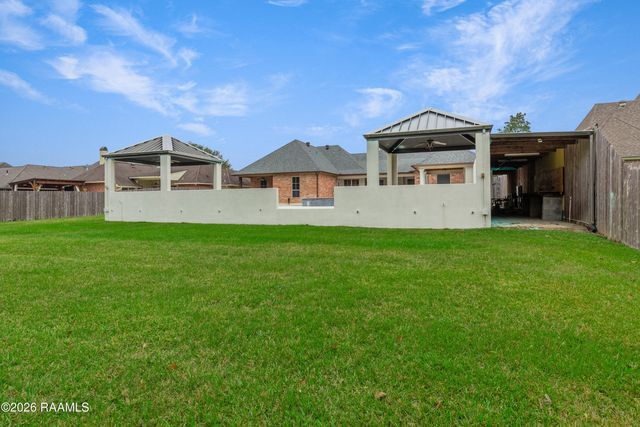 122 Maple Grove Lane, Youngsville, LA 70592