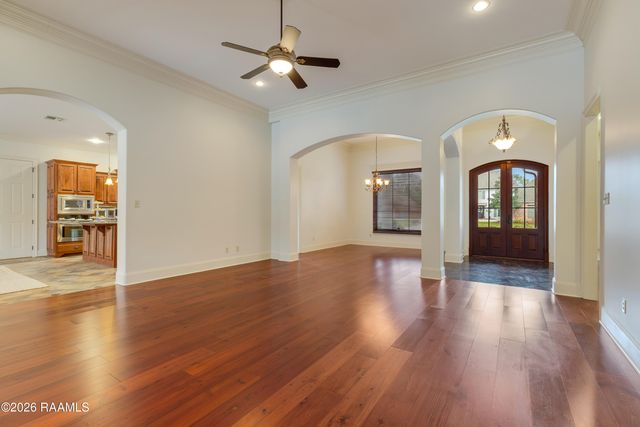 122 Maple Grove Lane, Youngsville, LA 70592