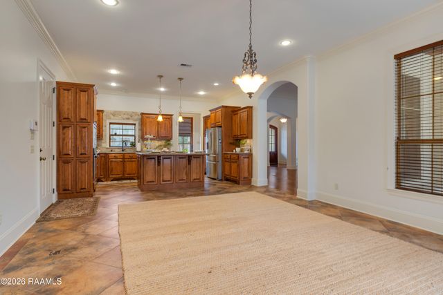 122 Maple Grove Lane, Youngsville, LA 70592