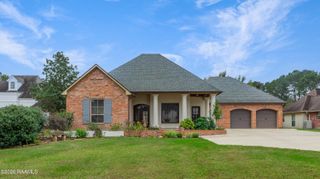 122 Maple Grove Lane, Youngsville, LA 70592