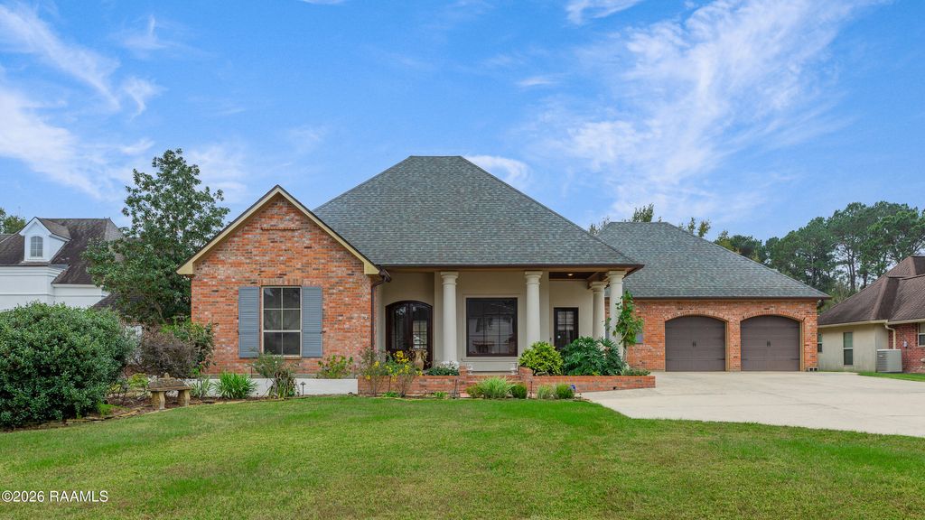 122 Maple Grove Lane, Youngsville, LA 70592