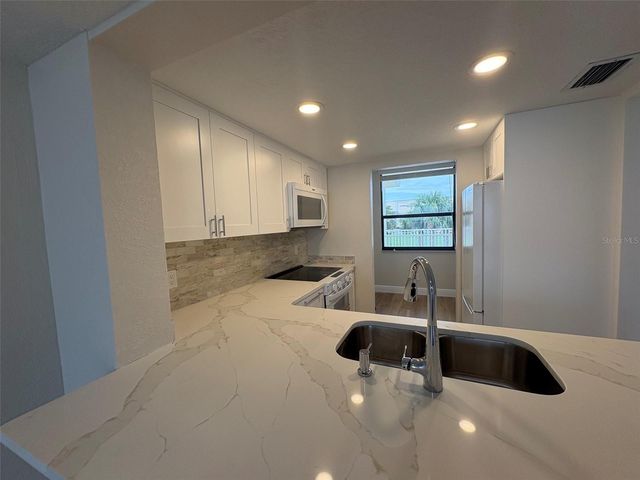 250 WOODETTE DRIVE A, Dunedin, FL 34698
