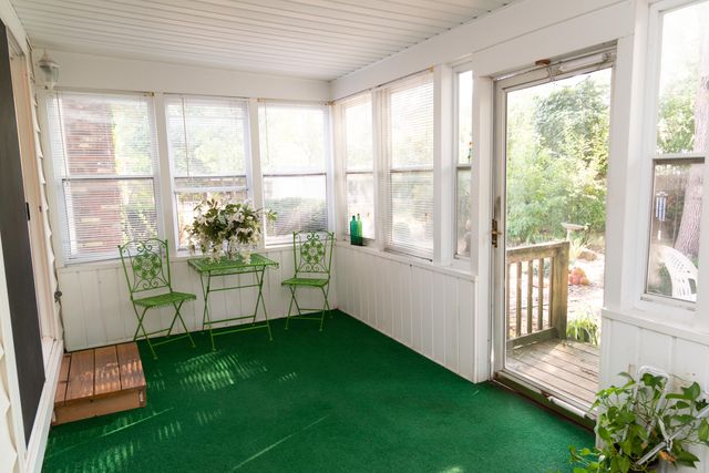 1517 S John Avenue, Springfield, MO 65804