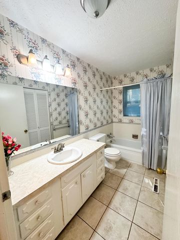 1517 S John Avenue, Springfield, MO 65804