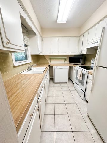 1517 S John Avenue, Springfield, MO 65804