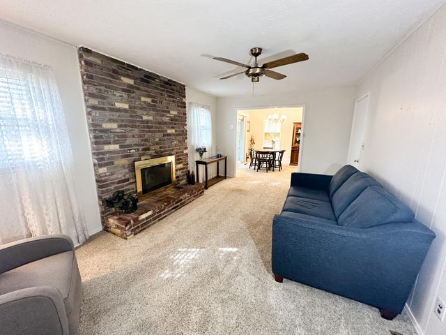 1517 S John Avenue, Springfield, MO 65804