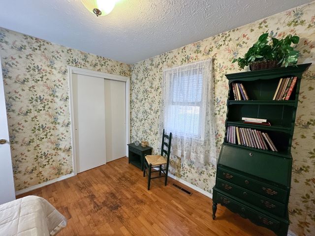 1517 S John Avenue, Springfield, MO 65804