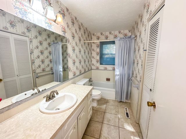 1517 S John Avenue, Springfield, MO 65804