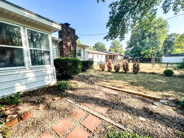 1517 S John Avenue, Springfield, MO 65804