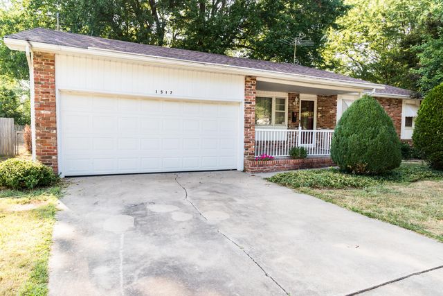 1517 S John Avenue, Springfield, MO 65804