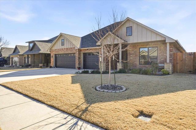 4013 NE Realtree Dr, Lawton, OK 73507