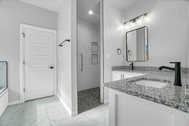 4013 NE Realtree Dr, Lawton, OK 73507