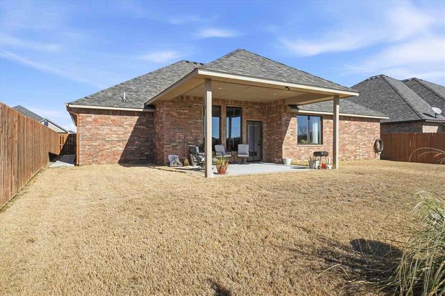 4013 NE Realtree Dr, Lawton, OK 73507