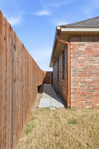 4013 NE Realtree Dr, Lawton, OK 73507