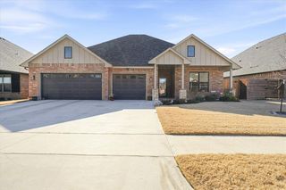 4013 NE Realtree Dr, Lawton, OK 73507
