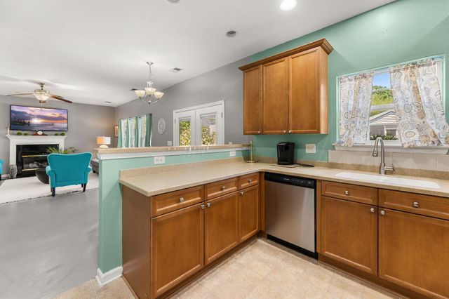 9404 Divot Lane, Summerville, SC 29485