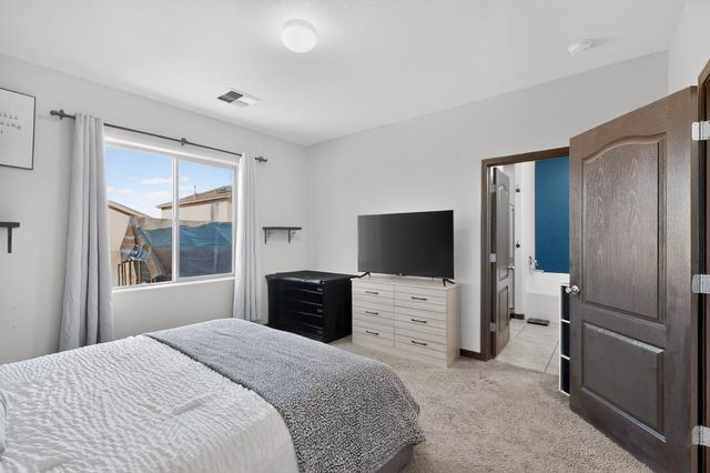 160 El Camino Loop NW, Rio Rancho, NM 87144