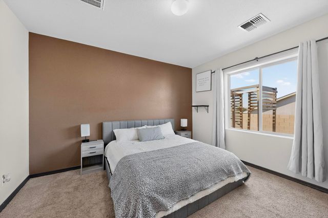 160 El Camino Loop NW, Rio Rancho, NM 87144