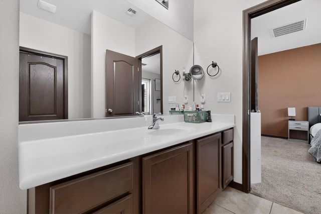 160 El Camino Loop NW, Rio Rancho, NM 87144