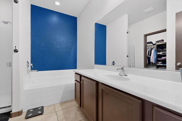 160 El Camino Loop NW, Rio Rancho, NM 87144