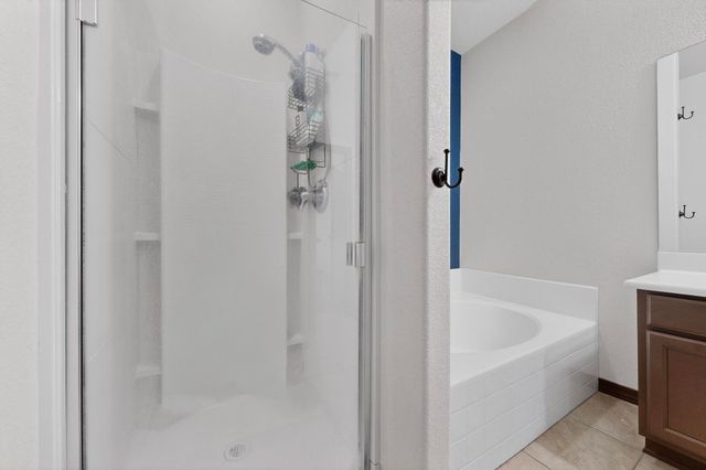 160 El Camino Loop NW, Rio Rancho, NM 87144