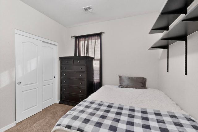 160 El Camino Loop NW, Rio Rancho, NM 87144